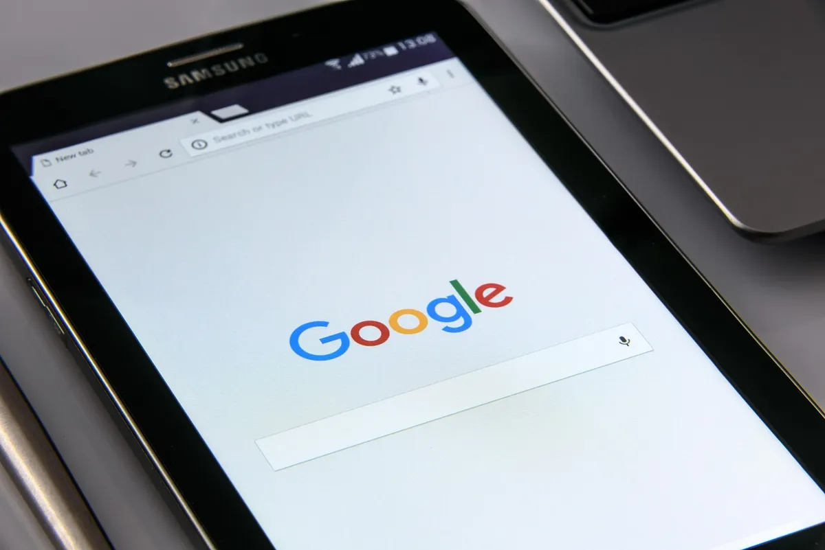 google on your smartphone, search engine, internet, www, technology, google, internet network, globalization, samsung, galaxy, tablet, telephone, smartphone, sc