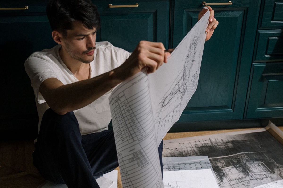 Schéma de flux de travail organisé sur papier technique.