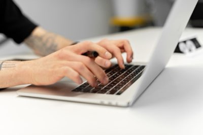 Strumenti AI di scrittura: 40% di produttività con questi tips