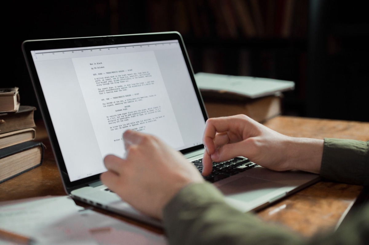 Strumenti AI di scrittura: 40% di produttività con questi ti